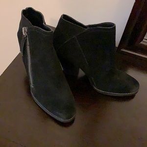 Dolce Vita Black Zip-Up Ankle Heel Boots